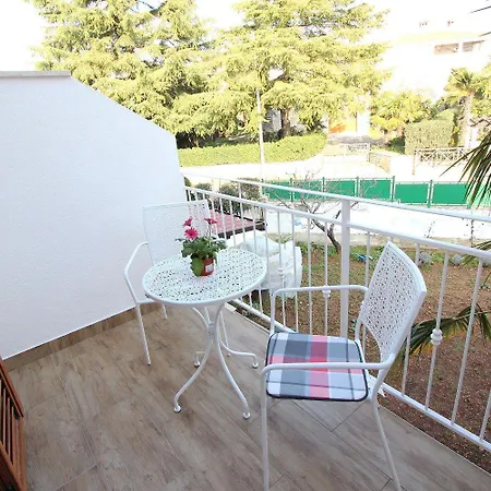 Bezauberndes Nur 190 Meter Zum Mit 2 Klimaanlagen Apartamento Rovinj