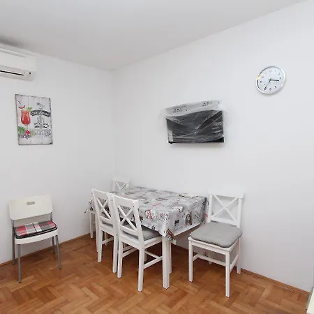 Bezauberndes Nur 190 Meter Zum Mit 2 Klimaanlagen Rovinj