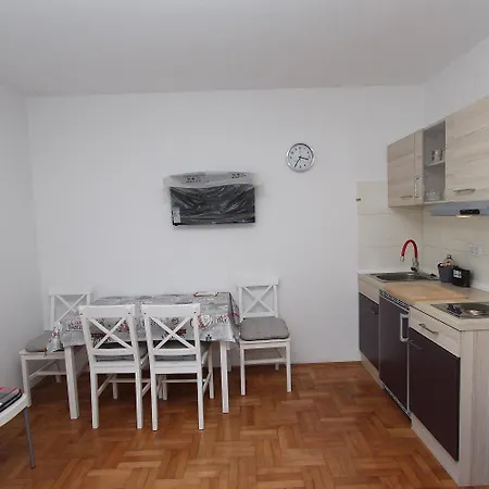 Bezauberndes Nur 190 Meter Zum Mit 2 Klimaanlagen Apartment *